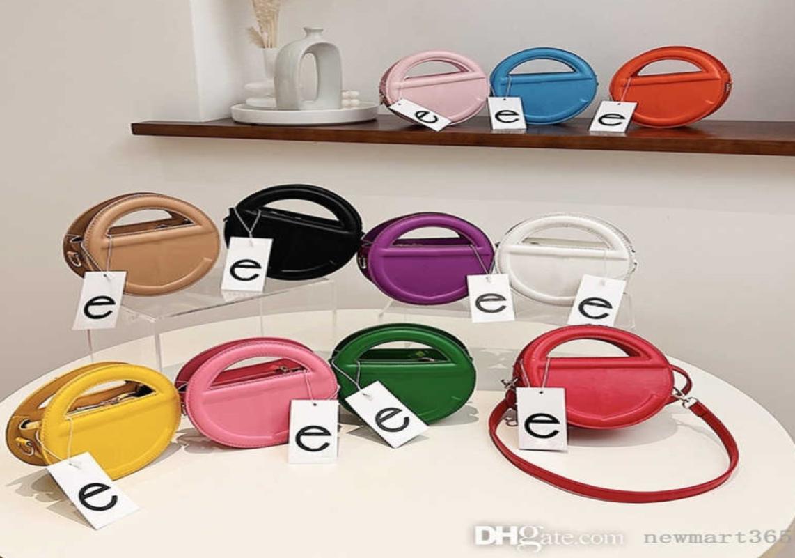 Card Holder Women Handbag Fashion Portable Single Shoulder Messenger Bags Small Round Bag Versatile Trend Bags9486733, Red
Card Holder Women Handbag Fashion Portable Single Shoulder Messenger Bags Small Round Bag Versatile Trend Bags9486733, Red