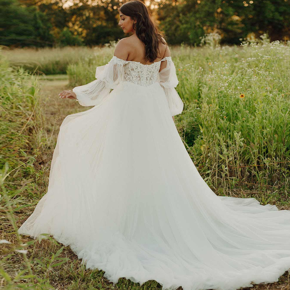 Plus Size A Line Wedding Dresses Off the Shoulder Garden Bridal Gown with Long Sleeve Lace Applique Dress for Bride 2023