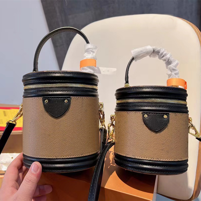 Handbags designer bags tote bag Classic bags Crossbody bags eather Shoulder Crossbody Letter Retro Shoulder, Red
Handbags designer bags tote bag Classic bags Crossbody bags eather Shoulder Crossbody Letter Retro Shoulder, Red