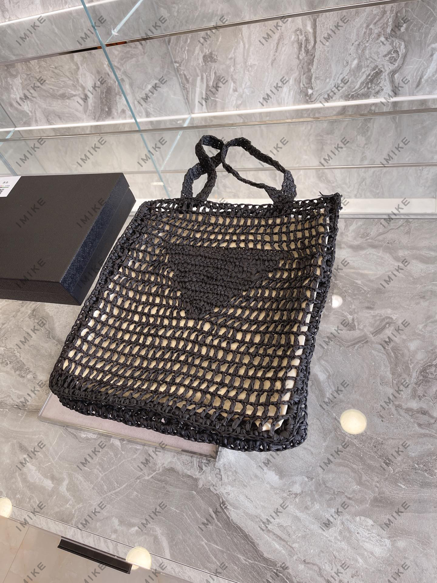 High Quality Large Capacity Shopping Bag Women Triangle Label Knitted Bag Beach Bag Leisure Travel Bag Mom Handbag Women Handbag Summer Style, White+inner bag(28*30cm)
High Quality Large Capacity Shopping Bag Women Triangle Label Knitted Bag Beach Bag Leisure Travel Bag Mom Handbag Women Handbag Summer Style, White+inner bag(28*30cm)
