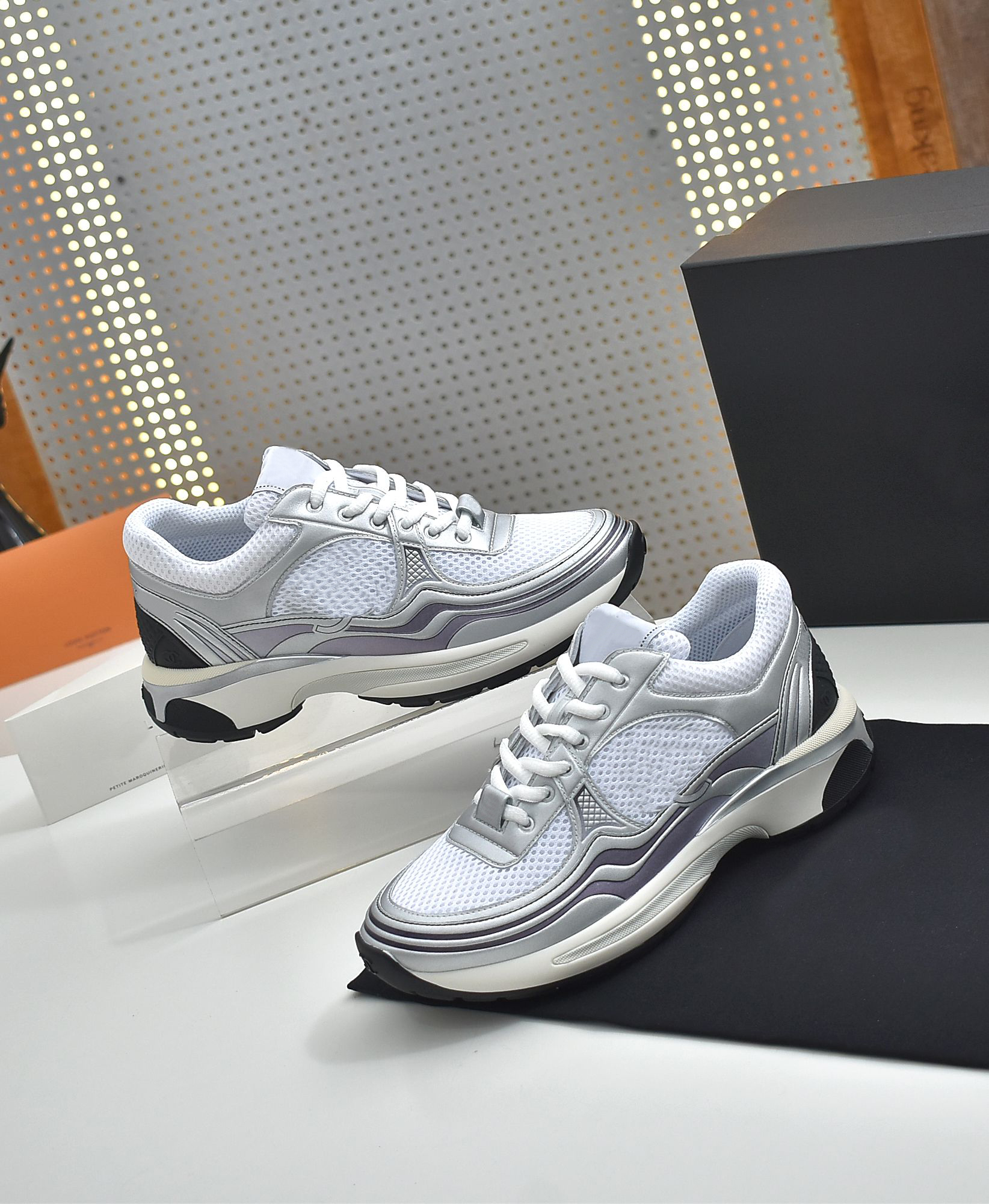 Designer Running Shoes Luxury Women Sports Casual shoes Channel Shoe New CCity Sneaker Woman Trainer sdfsf Fabric Suede Effect Calfskin Nylon Reflective Sn, Color 5
Designer Running Shoes Luxury Women Sports Casual shoes Channel Shoe New CCity Sneaker Woman Trainer sdfsf Fabric Suede Effect Calfskin Nylon Reflective Sn, Color 5
