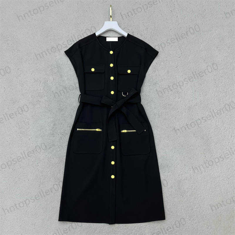 Woman Casual Dresses Sleeveless Clothes Summer Black Fashion Simple Versatile Solid Color Single Row Metal Button Cardigan Version Shoulder Drop Waist Dress
Woman Casual Dresses Sleeveless Clothes Summer Black Fashion Simple Versatile Solid Color Single Row Metal Button Cardigan Version Shoulder Drop Waist Dress