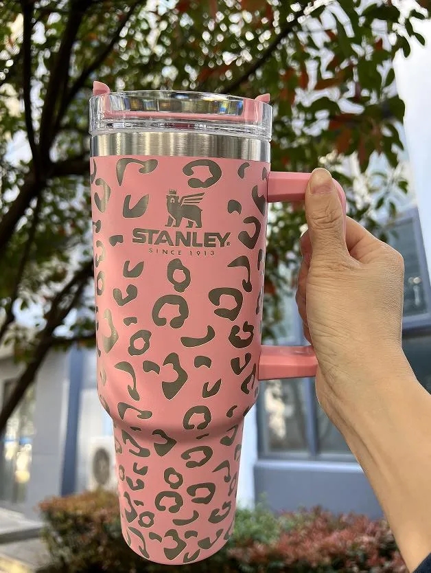 1pc 40oz Stainless Steel Tumbler with Handle Lid Straw Big Capacity Beer Mug Leopard Water Bottle Stanley Outdoor Camping Cup Vacuum Insulated Drinking Cups bb0302, Silver
1pc 40oz Stainless Steel Tumbler with Handle Lid Straw Big Capacity Beer Mug Leopard Water Bottle Stanley Outdoor Camping Cup Vacuum Insulated Drinking Cups bb0302, Silver