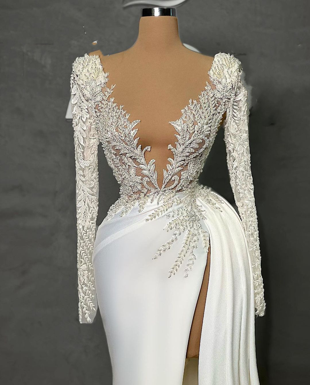 Exquisite Mermaid Evening Dresses Long Sleeves V Neck Beaded Appliques Sequins Lace Hollow Floor Length Side Slit Prom Dress Formal Gowns Plus Size Go