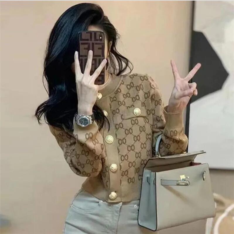 High quality Fashion Women's Sweaters Luxury Brand Winter girls elegant sweet Patchwork Long Sleeve Cardigans Women Design Buttons Pockets Vintage Sweater, Khaki
High quality Fashion Women's Sweaters Luxury Brand Winter girls elegant sweet Patchwork Long Sleeve Cardigans Women Design Buttons Pockets Vintage Sweater, Khaki