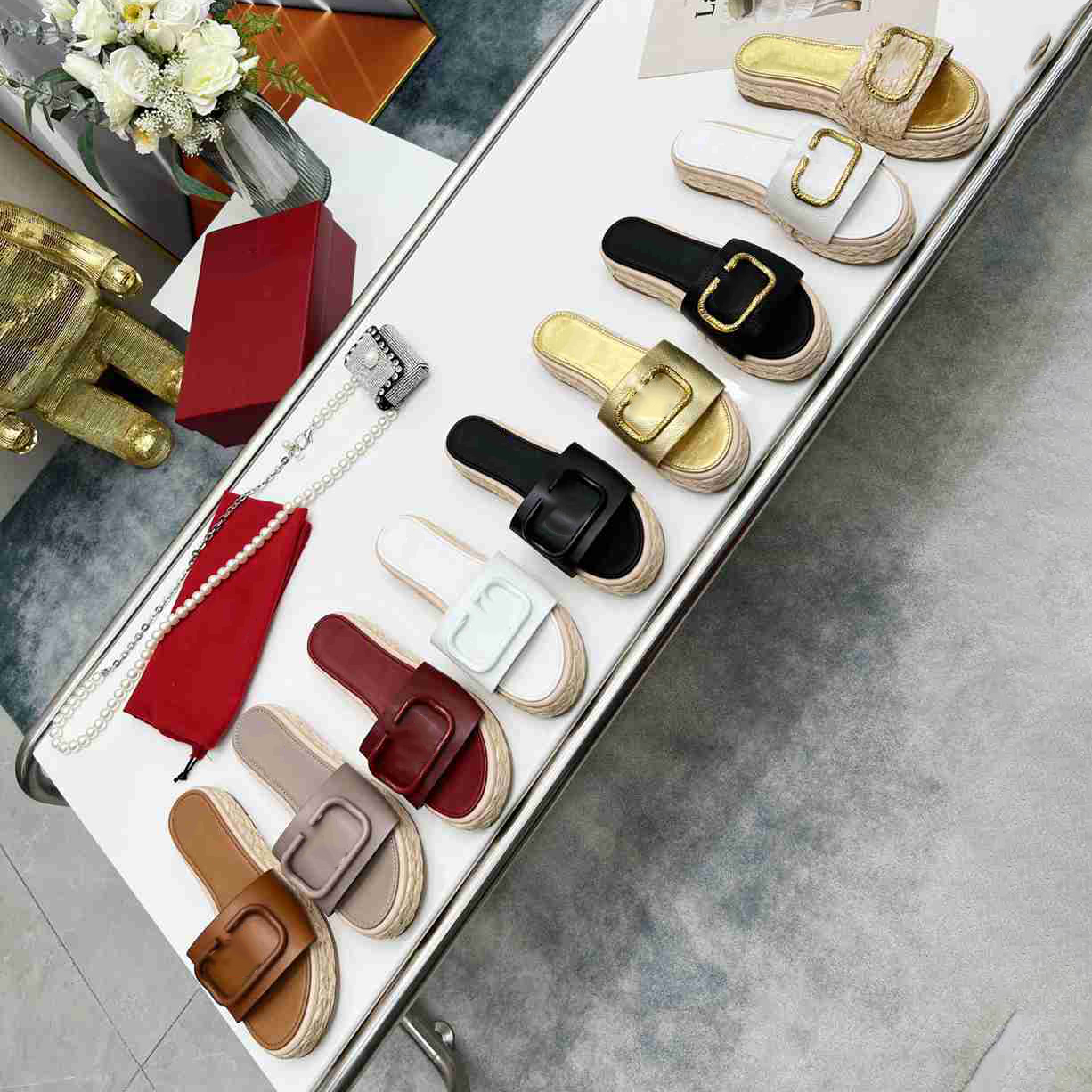Designer Sexy Slide grainy cowhide Casual slipper summer women straw rope sole slippers Indoor Luxury Fashion Ladies summer Beach Flat Flip Size35-42
Designer Sexy Slide grainy cowhide Casual slipper summer women straw rope sole slippers Indoor Luxury Fashion Ladies summer Beach Flat Flip Size35-42