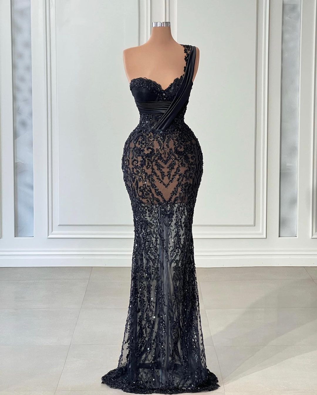 Sexy Mermaid Evening Dresses Sleeveless V Neck One Shoulder Beaded Appliques Sequins 3D Lace Hollow Floor Length Prom Dress Formal Gowns Plus Size Gow