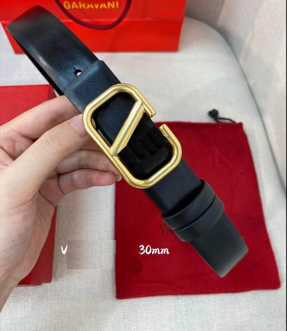 Mens belt valentinoity designer luxury ceinture black smooth buckle valentine christmas day gift fashion leather waistband woman designer belts for man designer
Mens belt valentinoity designer luxury ceinture black smooth buckle valentine christmas day gift fashion leather waistband woman designer belts for man designer