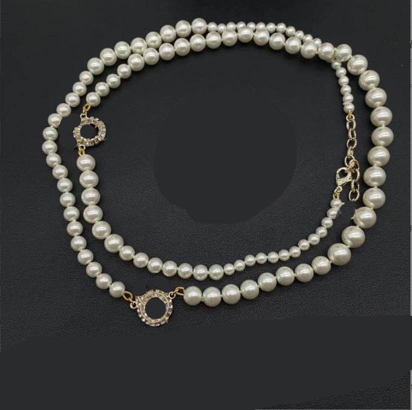 Pendant Necklaces High Quality Designer Classic Luxury Square Rhinestone Long Pearl Necklace Fragrant Home European Versatile Sweater Chain
Pendant Necklaces High Quality Designer Classic Luxury Square Rhinestone Long Pearl Necklace Fragrant Home European Versatile Sweater Chain