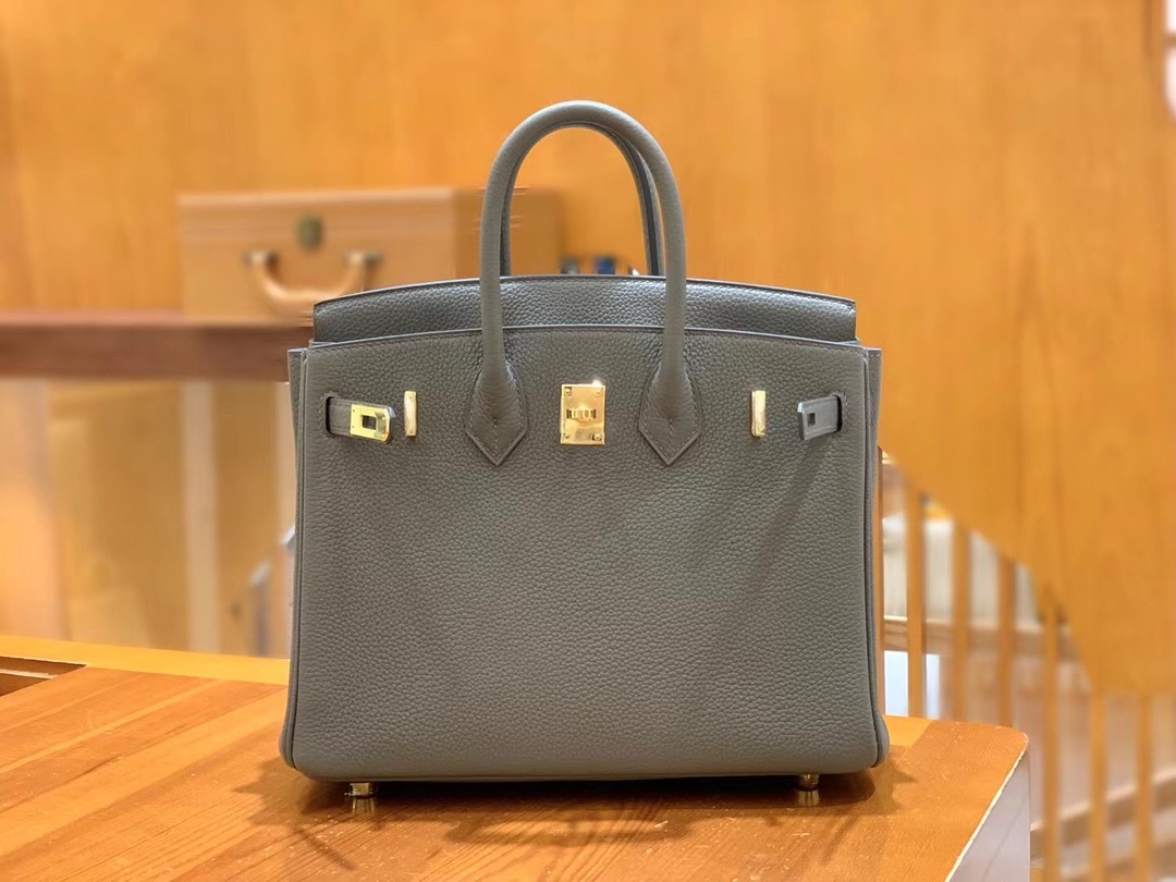 2023 Fashion purse Women Totes Shoulder bags Cowskin Genuine leather Handbag Scarf Charm With shoulders straps and Packing box birkin bag It will send usps for freel
2023 Fashion purse Women Totes Shoulder bags Cowskin Genuine leather Handbag Scarf Charm With shoulders straps and Packing box birkin bag It will send usps for freel
