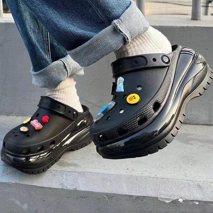 2023 Mega Crush Clogs Platform Croc Sandals Designer Sandal Beach Waterproof Women Rubber Slippers Mules Outdoor Slides Lady Cute Slip On size 35-40, Color6
2023 Mega Crush Clogs Platform Croc Sandals Designer Sandal Beach Waterproof Women Rubber Slippers Mules Outdoor Slides Lady Cute Slip On size 35-40, Color6