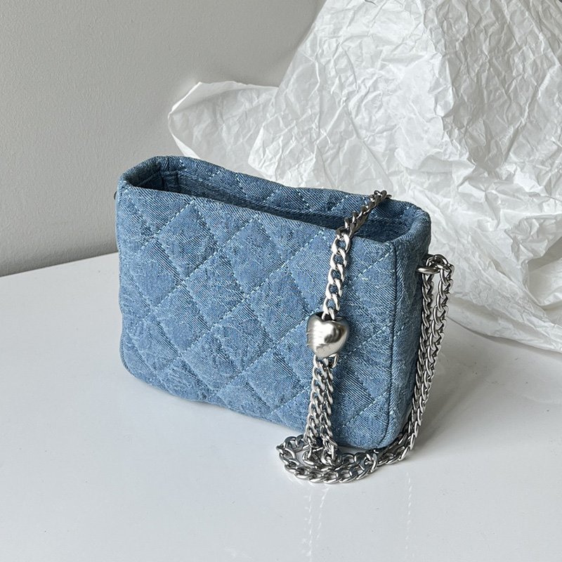 23P Blue Denim Camellia Tote Hobo Bags Classic Mini Quilted Purse With Heart Crush Bead Valentine Collection Silver Metal Hardware Chain Shoulder Handbags 20CM, Box
23P Blue Denim Camellia Tote Hobo Bags Classic Mini Quilted Purse With Heart Crush Bead Valentine Collection Silver Metal Hardware Chain Shoulder Handbags 20CM, Box