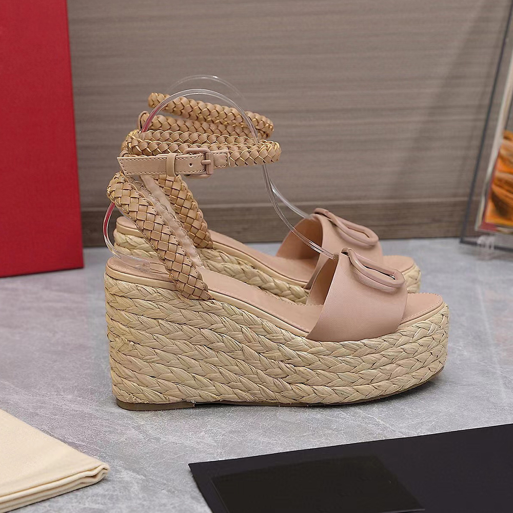 platform wedge Sandals genuine leather ankle strap Decorative buckle Lafite grass weaving heels110mm Open toe toe dress shoe Women Luxury Designers Sandal, Fuchsia
platform wedge Sandals genuine leather ankle strap Decorative buckle Lafite grass weaving heels110mm Open toe toe dress shoe Women Luxury Designers Sandal, Fuchsia