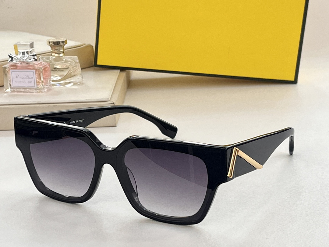 Sunglasses For Men and Women Summer 054V1 Designers Style Anti-Ultraviolet Retro Eyewear Full Frame Random Box
Sunglasses For Men and Women Summer 054V1 Designers Style Anti-Ultraviolet Retro Eyewear Full Frame Random Box