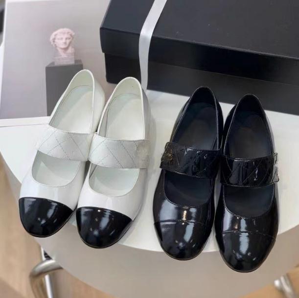 2022 designer mary jane shoes luxury retro buckle women's shoe Patent leather round head buckle girls ladies Resort Beach Banquet black white flat ballet shoes
2022 designer mary jane shoes luxury retro buckle women's shoe Patent leather round head buckle girls ladies Resort Beach Banquet black white flat ballet shoes
