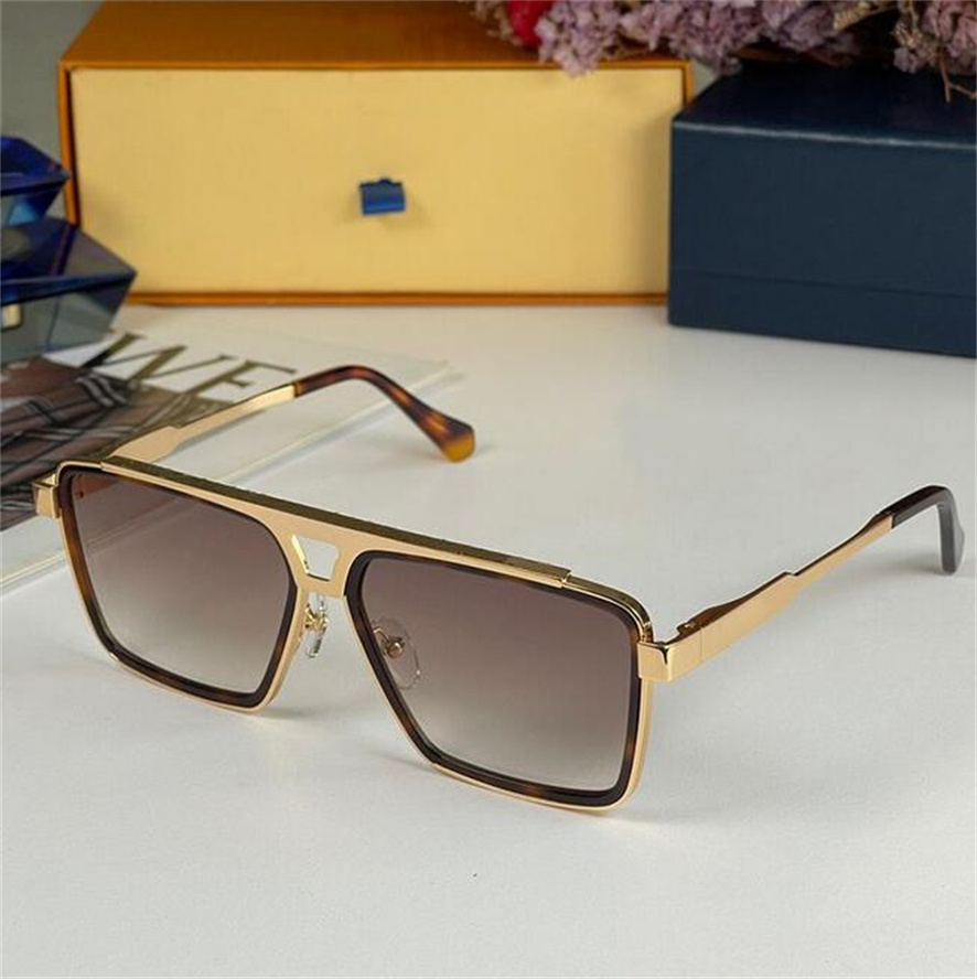 Square EVIDENCE SUNGLASSES Cool Sunglasses Men Vintage Brand Design Metal Sun Glasses Z1585 Women V-shaped bridge pattern engraving on top bar Shades Oculos De Sol
Square EVIDENCE SUNGLASSES Cool Sunglasses Men Vintage Brand Design Metal Sun Glasses Z1585 Women V-shaped bridge pattern engraving on top bar Shades Oculos De Sol