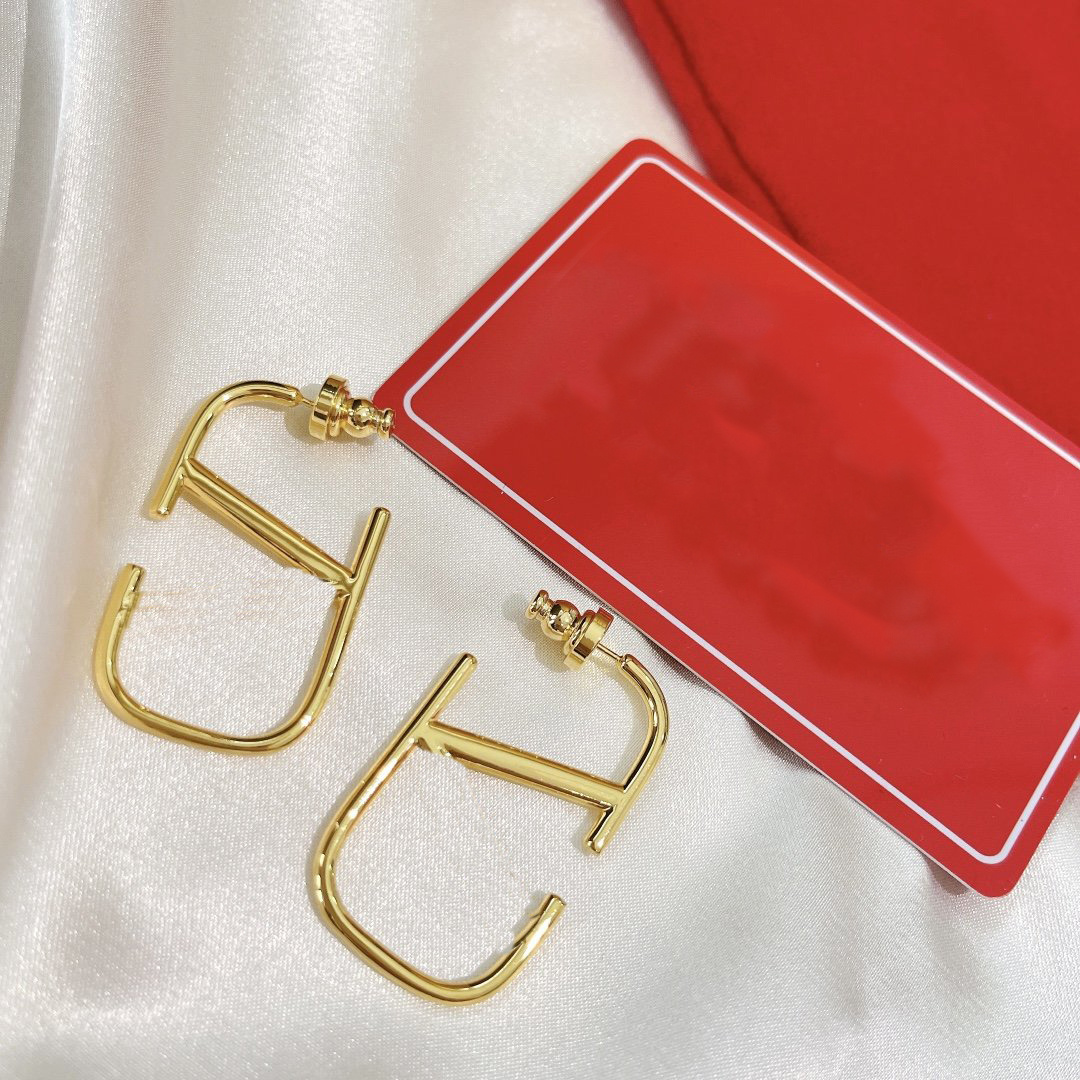 2023 earrings designer for women stud luxury gold heart shape Valentinoity pearl crystal gold double V letter jewelry classic xh1
2023 earrings designer for women stud luxury gold heart shape Valentinoity pearl crystal gold double V letter jewelry classic xh1