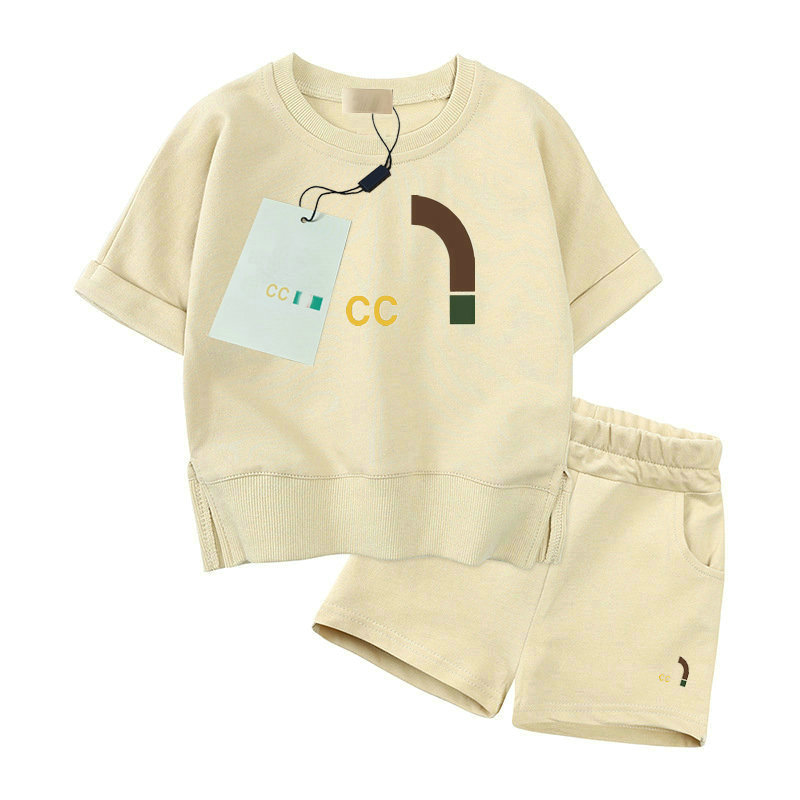 Luxury designer Clothing Sets kids T-shirt short pants monogrammed fashion British fashion brand summer childrens treasures and girls cotton two-piece, Pink
Luxury designer Clothing Sets kids T-shirt short pants monogrammed fashion British fashion brand summer childrens treasures and girls cotton two-piece, Pink