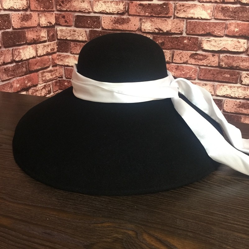 Stingy Brim Hats fashion streetstyle black wide brim wool bucket hat female vintage big hat for women looks like Audrey Hepburn 230323