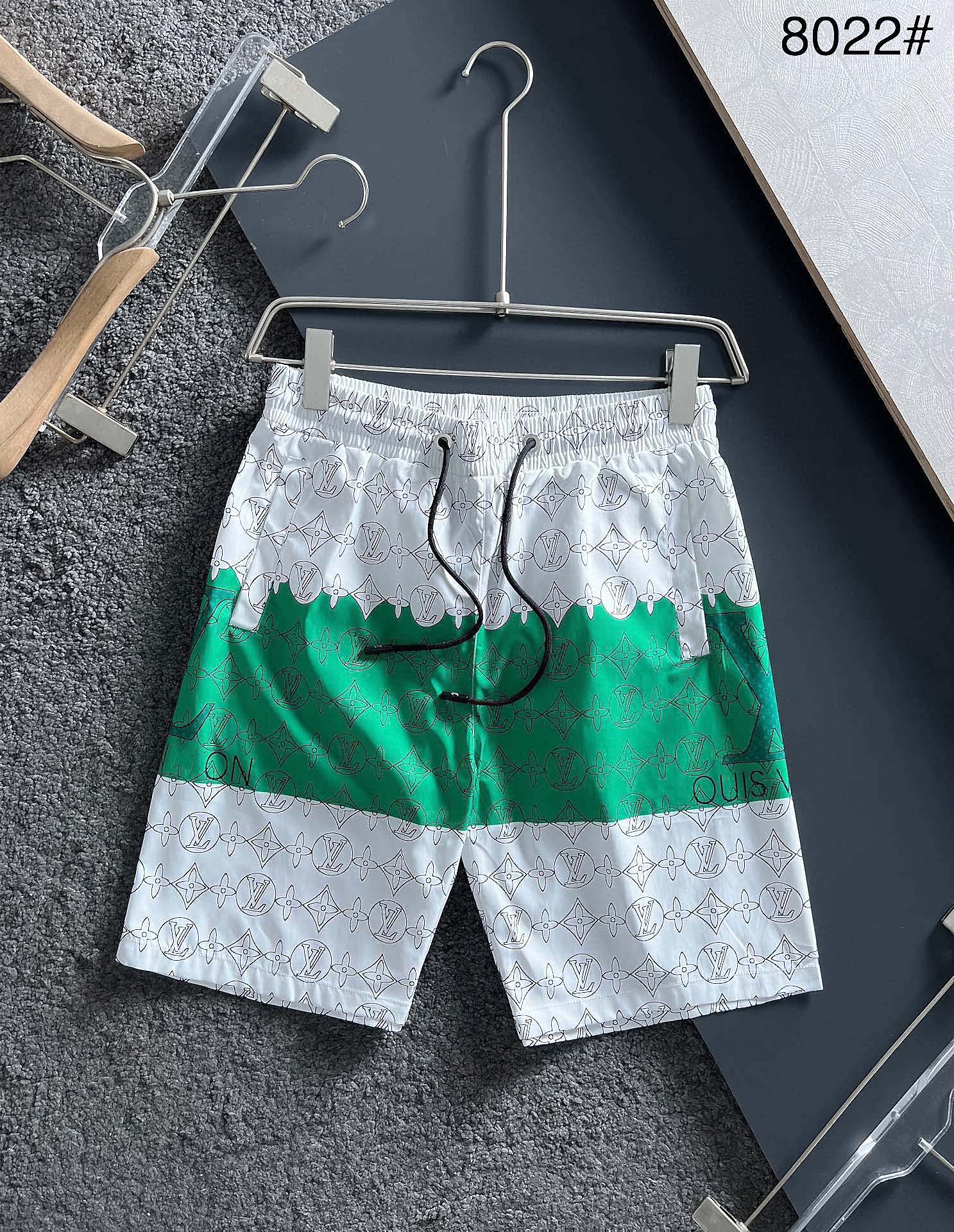 2023 designer Fashion High quality Summer Terry shorts European and American hip hop street style Beach pants, Ivory
2023 designer Fashion High quality Summer Terry shorts European and American hip hop street style Beach pants, Ivory