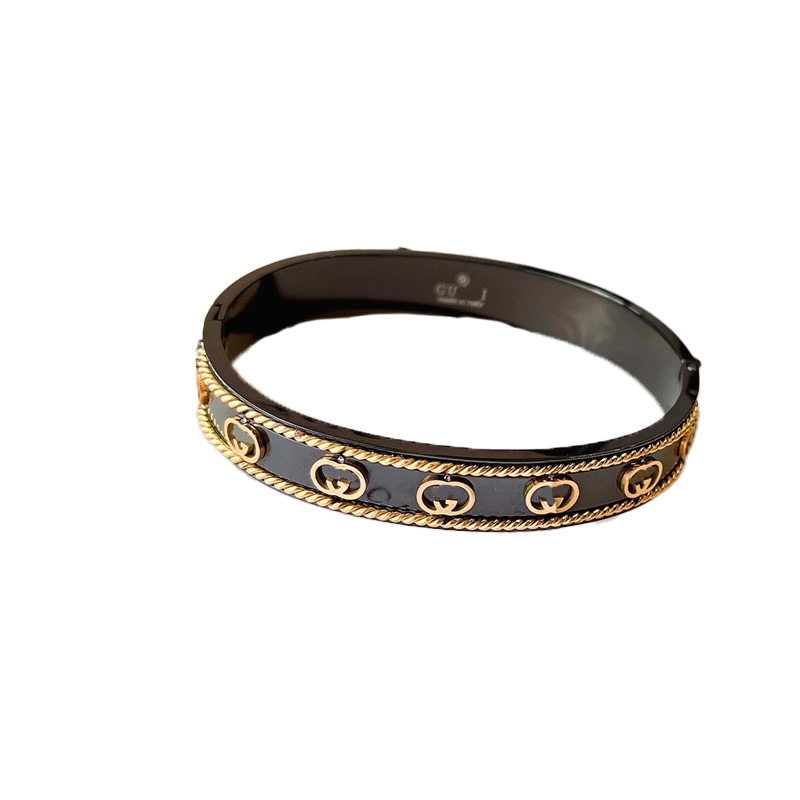 Designer Bangles Luxury Bracelets Bangle Brand Stamp Europe America Fashion Style Black Women Bangle Stainless steel Wedding Love Gift Jewelry
Designer Bangles Luxury Bracelets Bangle Brand Stamp Europe America Fashion Style Black Women Bangle Stainless steel Wedding Love Gift Jewelry