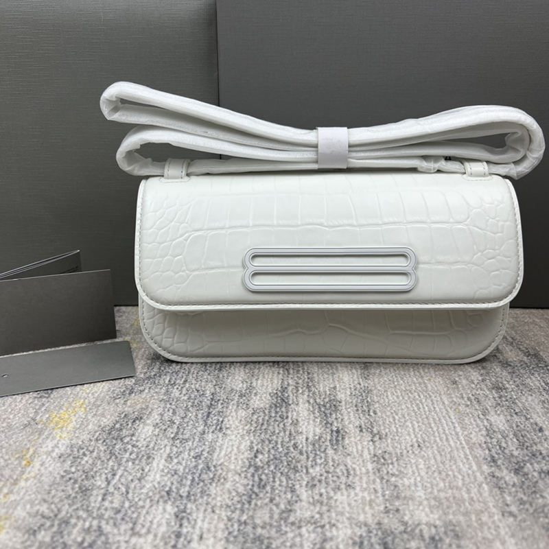 Designer Shoulder Bag Luxury Crossbody Bags 10A Gossip Chain Bag 23.5CM Crocodile Leather Flap Bags With Box BAL02
Designer Shoulder Bag Luxury Crossbody Bags 10A Gossip Chain Bag 23.5CM Crocodile Leather Flap Bags With Box BAL02