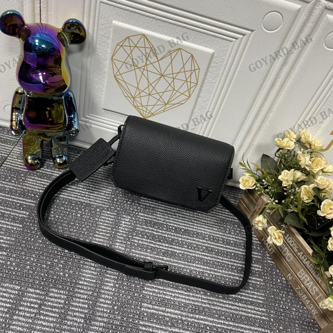 Mens Fastline Wearable Wallet Designer Envelope Bags with Secure Magnetic Flap Leather CrossBody Bag Man Luxury Shoulder Satchel Bags Phone Pocket M82085 M82086, Grey
Mens Fastline Wearable Wallet Designer Envelope Bags with Secure Magnetic Flap Leather CrossBody Bag Man Luxury Shoulder Satchel Bags Phone Pocket M82085 M82086, Grey