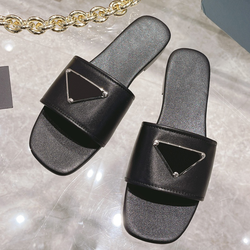 luxury Designer Sandals Summer shoes women Flip flops Fashionable Easy-to-wear Style Slipper Fashion Genuine Leather slides Metal Chain Ladies Casual shoes
luxury Designer Sandals Summer shoes women Flip flops Fashionable Easy-to-wear Style Slipper Fashion Genuine Leather slides Metal Chain Ladies Casual shoes