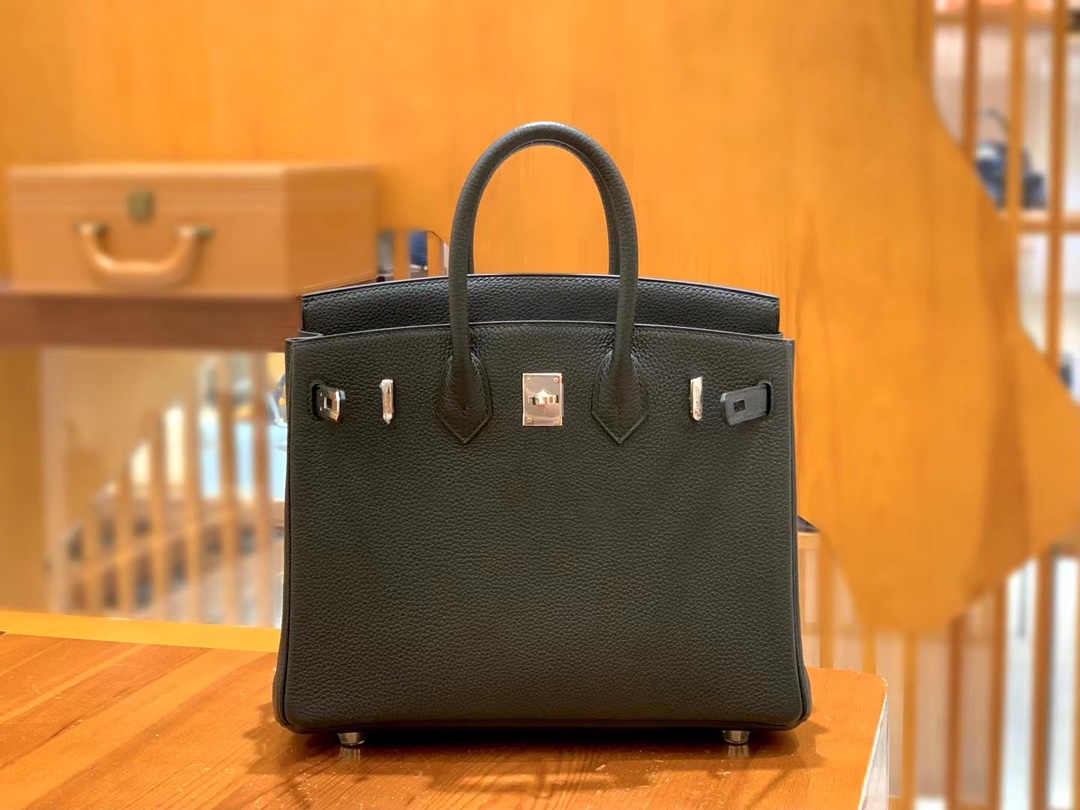 Birkin bags bckpacks for women Designe Fashion purse Women Totes Shoulder bags Cowskin Genuine leather Handbag Scarf Charm With shoulders straps and Packing box 7A, 10
Birkin bags bckpacks for women Designe Fashion purse Women Totes Shoulder bags Cowskin Genuine leather Handbag Scarf Charm With shoulders straps and Packing box 7A, 10