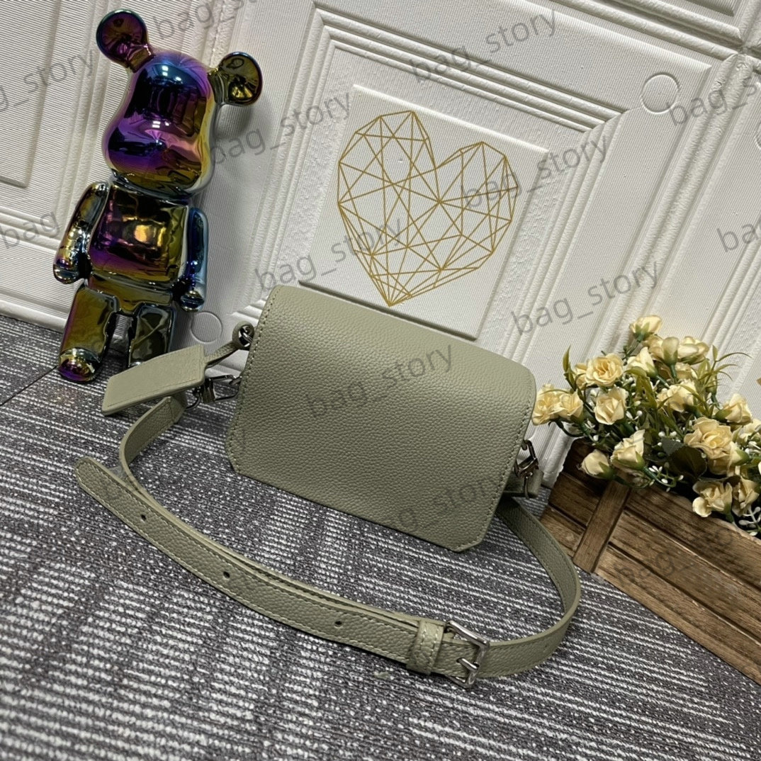 Fastline Wearable Wallet Mini Messenger Bag Men Aerogram Magnetic Flap Cross Body Shoulder Bags Adjustable Strap Luxurys Pouch M82085 M82086
Fastline Wearable Wallet Mini Messenger Bag Men Aerogram Magnetic Flap Cross Body Shoulder Bags Adjustable Strap Luxurys Pouch M82085 M82086