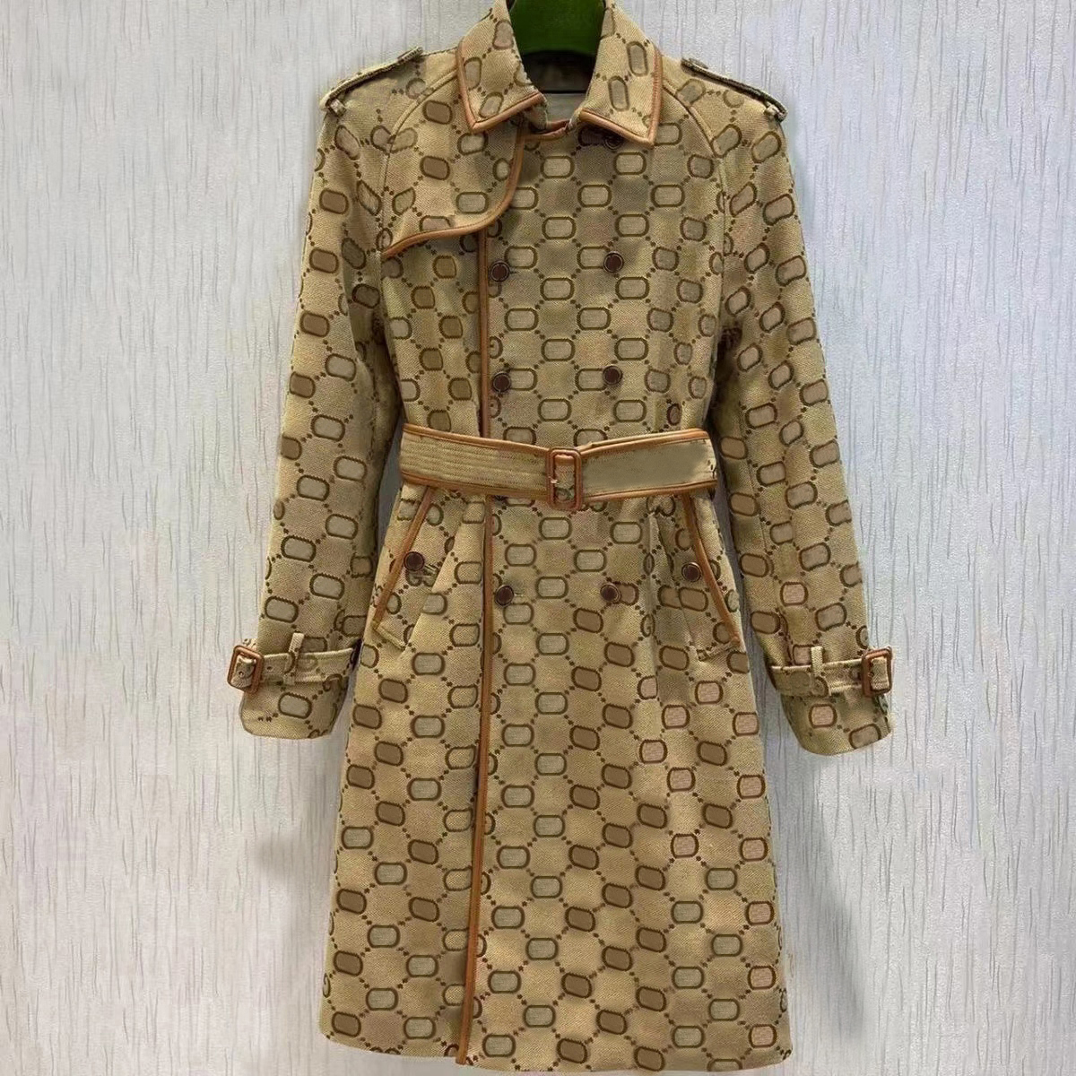 E43 Autumn womens trench coats designer luxury Women Windbreaker body letter print jacket Loose Belt Coat Female Casual Long Trenchs Coat, Brown
E43 Autumn womens trench coats designer luxury Women Windbreaker body letter print jacket Loose Belt Coat Female Casual Long Trenchs Coat, Brown