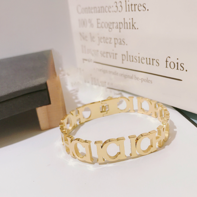 Womens Gold Plated Bangle Bracelets Stainless Steel Monogram Nail Bracelet Brand Logo Love Bracelet With Box Simple Design Jewelry Springtime Couple Gift Bangle
Womens Gold Plated Bangle Bracelets Stainless Steel Monogram Nail Bracelet Brand Logo Love Bracelet With Box Simple Design Jewelry Springtime Couple Gift Bangle