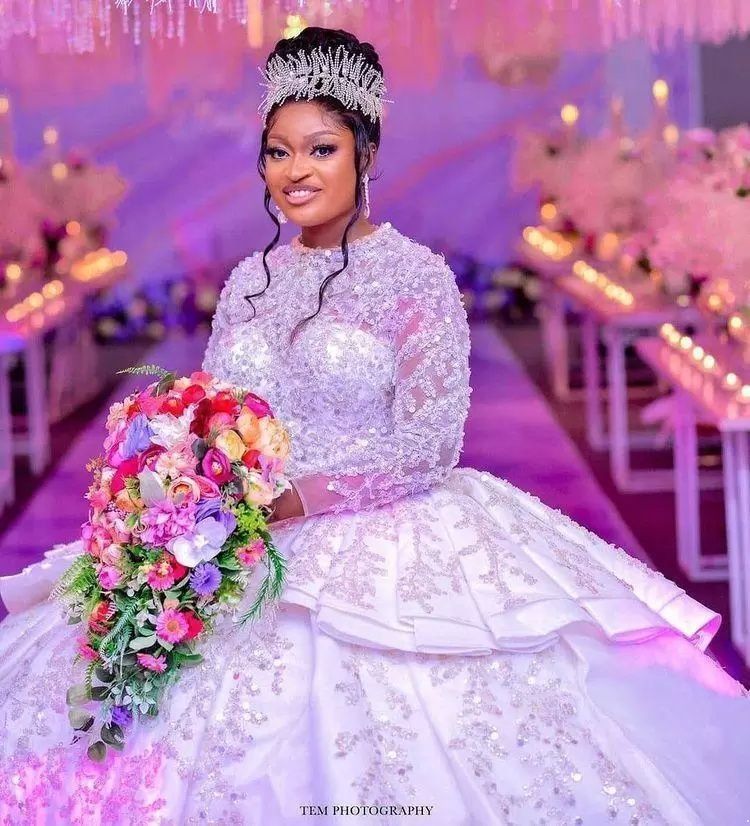 Arabic Urious Style A E Wedding Gowns Long Sleeves Puffy Train Princess Sparkly Sequins Bridal Party Dresses Plus
