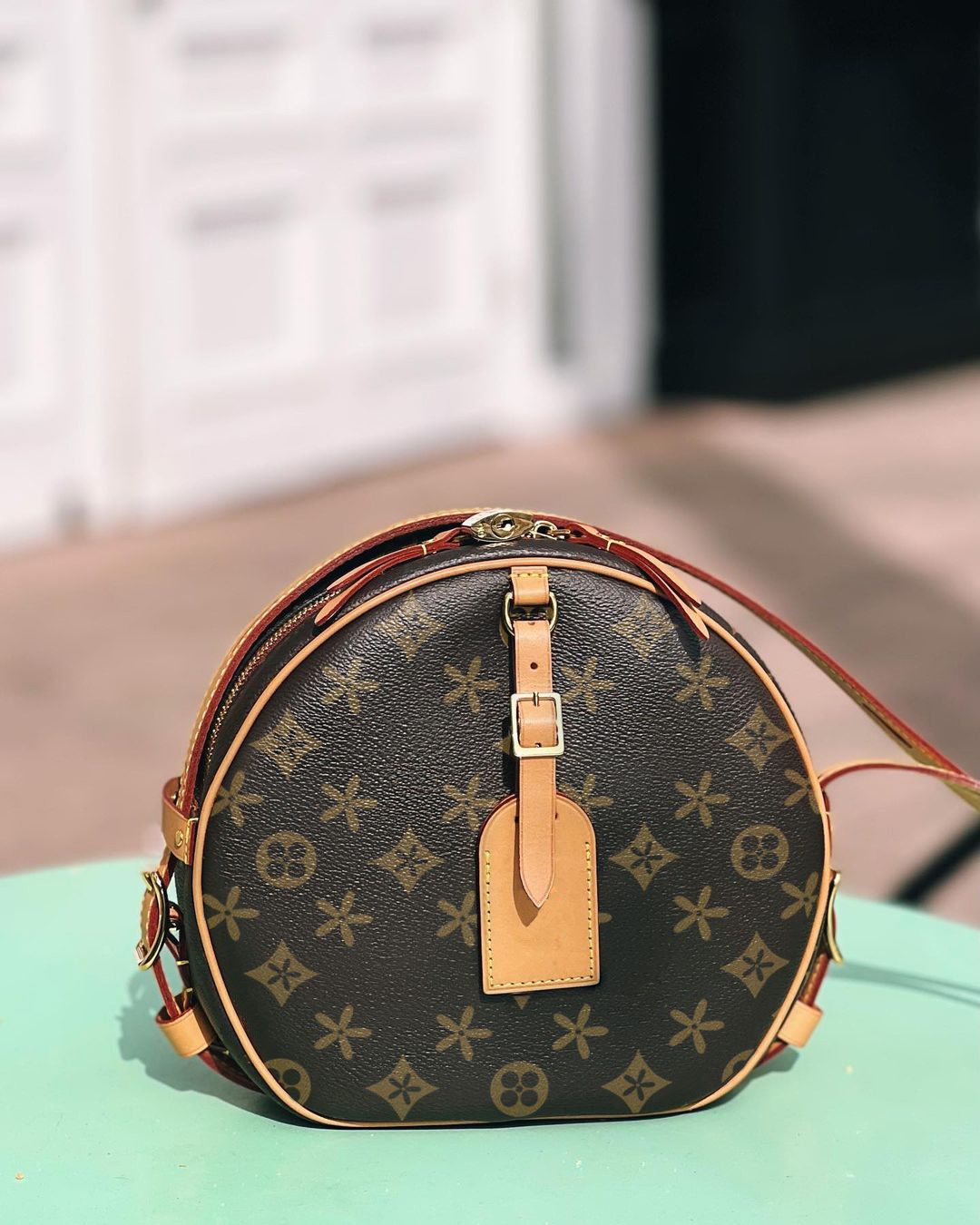 Cross body M45647 PETITE BOITE CHAPEAU BOITE 2size luxury Leather Womens Mens handbag tote Pochette clutch designer purse shoulder bags outdoors Horseshoe bag, Mon0gram
Cross body M45647 PETITE BOITE CHAPEAU BOITE 2size luxury Leather Womens Mens handbag tote Pochette clutch designer purse shoulder bags outdoors Horseshoe bag, Mon0gram