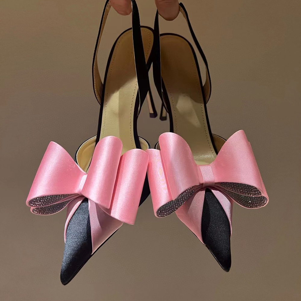 Mach&Mach Bow sandals Triple Heart wedding Heeled Shoes Dress Shoe Luxury Designer Satin crystal-encrusted Back Strap Pointed Toe Sandal 10cm Evening shoes With box
Mach&Mach Bow sandals Triple Heart wedding Heeled Shoes Dress Shoe Luxury Designer Satin crystal-encrusted Back Strap Pointed Toe Sandal 10cm Evening shoes With box