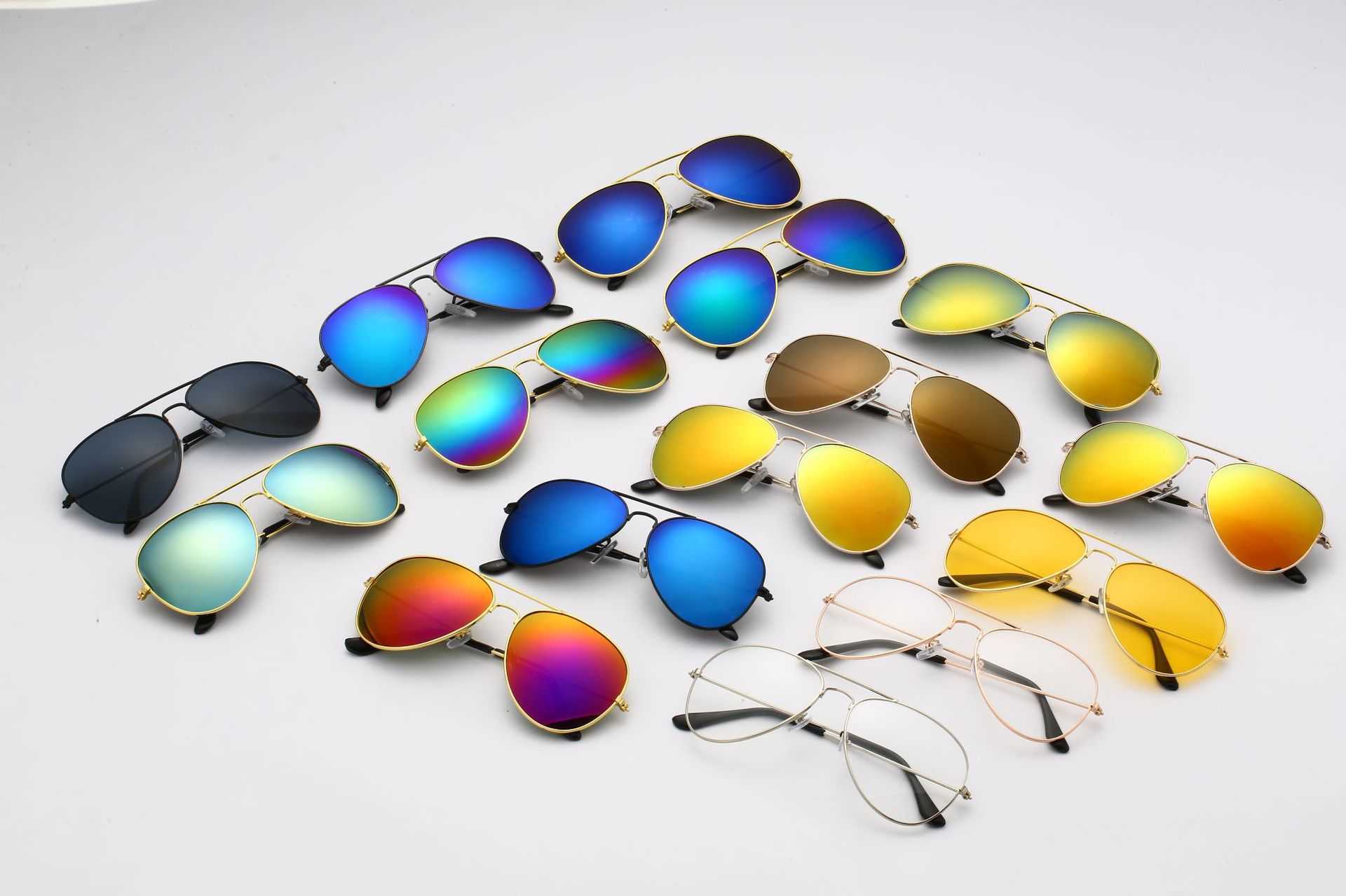 Outdoor Eyewear Sunglasses Glasses Colorful men's and women's sunglasses 3025 Sunglasses Toad mirror Color film Pilot sunglasses
Outdoor Eyewear Sunglasses Glasses Colorful men's and women's sunglasses 3025 Sunglasses Toad mirror Color film Pilot sunglasses