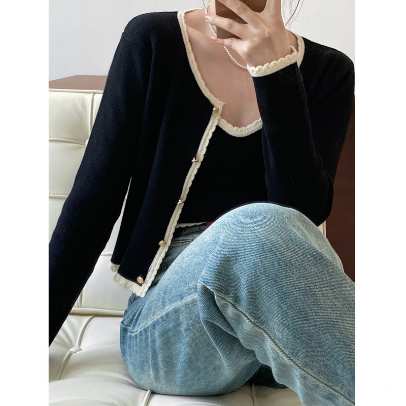 Women's Knits Tees Spring Women Two Pieces Set Contrast Short Knitted Cardigans Coat Vneck Sleeveless Slim Camisole Korean Tops 2023 230324