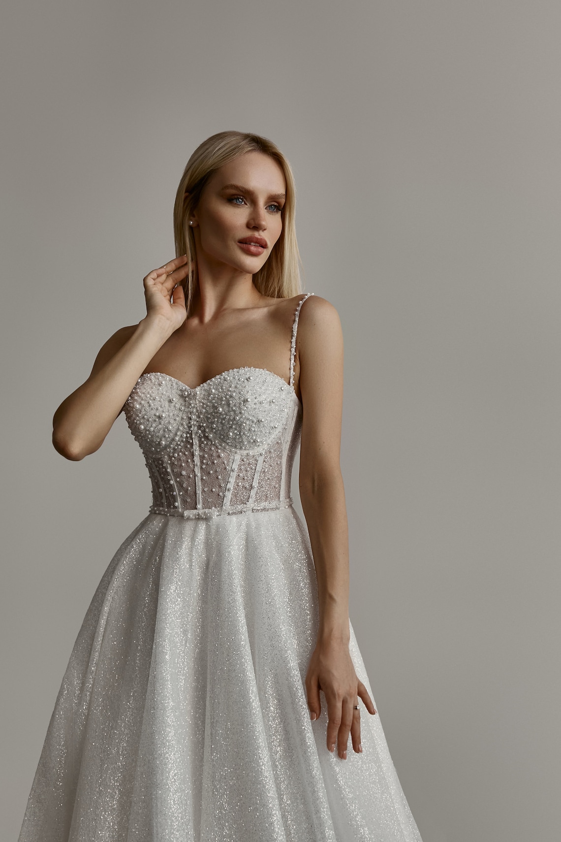 Sparkly Pearls Wedding Dresses Sequined Bridal Gowns Spaghetti Straps Neckline Sleeveless A Line Sweep Train Tulle Vestido De Novia