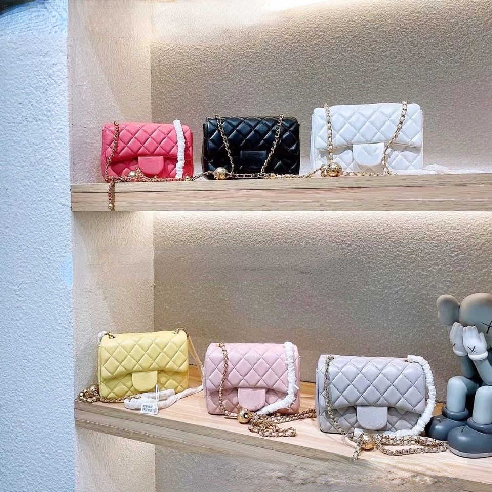 Women's Luxury Designer Bags Handbags Shoulder Crossbody Bag Tote New Golden Ball Square Fat Man Plaid Chain Single-shoulder Cross-sleeve Leather Factory Direct Sale, Gray size 20x13x7 cm
Women's Luxury Designer Bags Handbags Shoulder Crossbody Bag Tote New Golden Ball Square Fat Man Plaid Chain Single-shoulder Cross-sleeve Leather Factory Direct Sale, Gray size 20x13x7 cm
