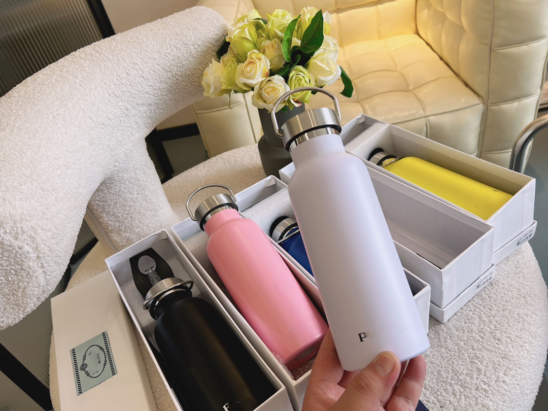23Ss New Water Bottles Durable Kettle High Quality Stainless Steel 500Ml Adults Children Outdoo Cycg Sports Thermal Insulation Designer Hipster Cup