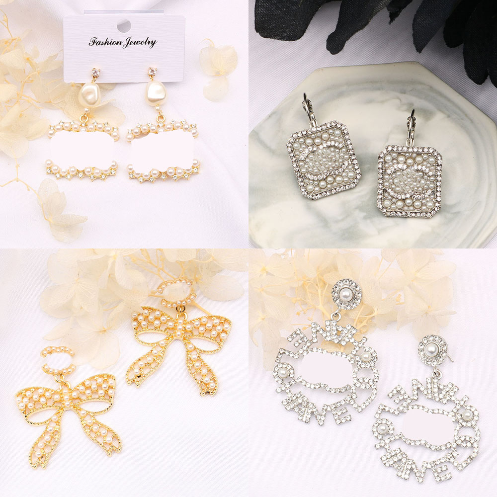 23ss 20style Designer Dangle Chandelier Letter Stud 18K Gold Plated 925 Silver Heart Fashion Women Crystal Rhinestone Pearl Earring Wedding Party Jewerlry
23ss 20style Designer Dangle Chandelier Letter Stud 18K Gold Plated 925 Silver Heart Fashion Women Crystal Rhinestone Pearl Earring Wedding Party Jewerlry