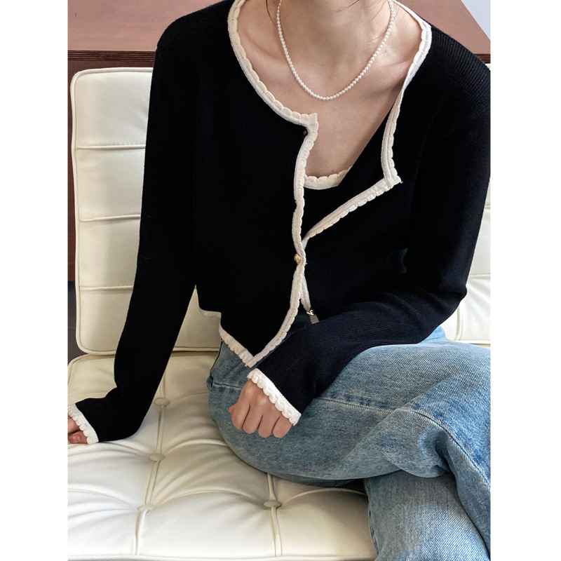 Women's Knits Tees Spring Women Two Pieces Set Contrast Short Knitted Cardigans Coat Vneck Sleeveless Slim Camisole Korean Tops 2023 230324