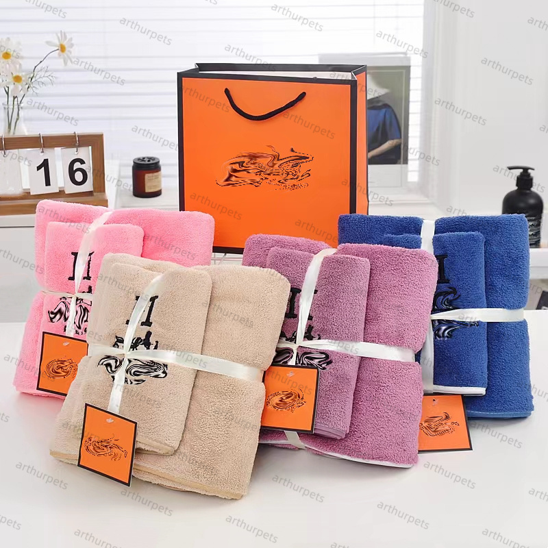 2023 Designer Bath Towel Set Coral Velvet Fashion Towels Face Towels Luxury Unisex Absorbent Men Womens Wash Cloths Letters Towel, No bag
2023 Designer Bath Towel Set Coral Velvet Fashion Towels Face Towels Luxury Unisex Absorbent Men Womens Wash Cloths Letters Towel, No bag