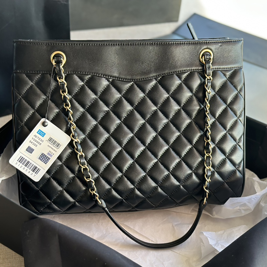 TOP quality 1:1 large capacity bag 35cm genuine leather Tote bag Shopping bags With box C174, More product consultation
TOP quality 1:1 large capacity bag 35cm genuine leather Tote bag Shopping bags With box C174, More product consultation