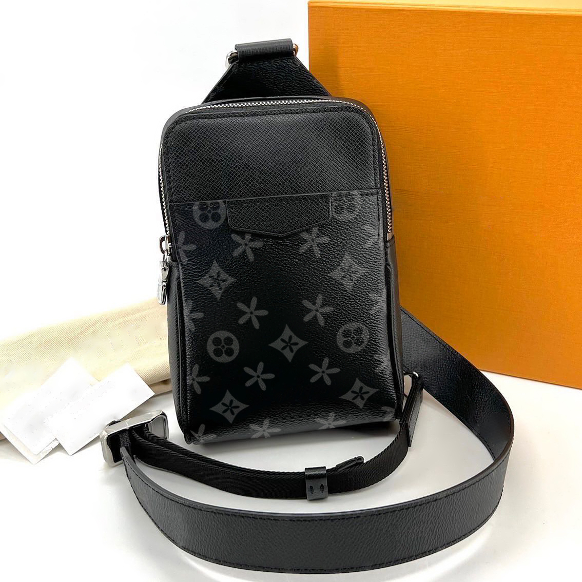 Waistpacks M30741 outdoor Slingbag bags luxury designer Womens Mans convenient purse cross body men totes handbag Shoulder hobo bags Genuine Leather clutch bag
Waistpacks M30741 outdoor Slingbag bags luxury designer Womens Mans convenient purse cross body men totes handbag Shoulder hobo bags Genuine Leather clutch bag