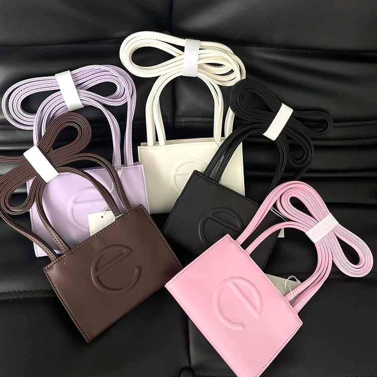 Cosmetic fashion bag 2 sizes Medium tote latest style telf ars Womens Mens luxury designer purses handbag clutch Shoulder Satchel Crossbody weekend Travel bags, Patent leather red
Cosmetic fashion bag 2 sizes Medium tote latest style telf ars Womens Mens luxury designer purses handbag clutch Shoulder Satchel Crossbody weekend Travel bags, Patent leather red