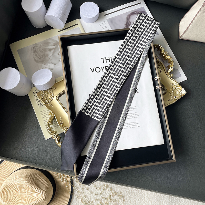 Designer Headband luxury brand women's scarves letterpattern small scarf high quality material neckerchief fashion accessories size 6*100cm
Designer Headband luxury brand women's scarves letterpattern small scarf high quality material neckerchief fashion accessories size 6*100cm