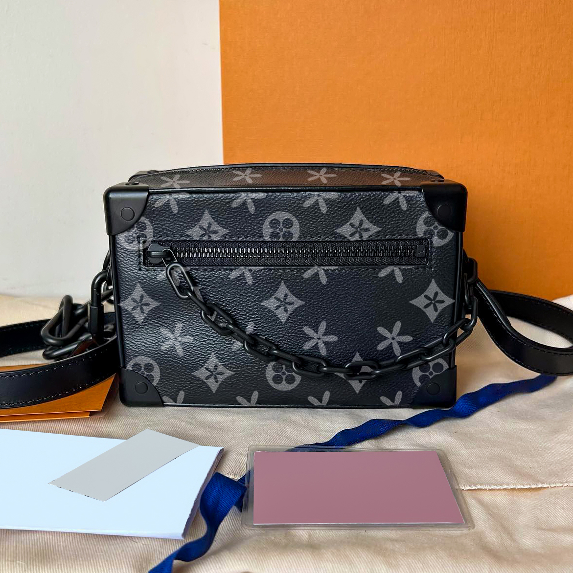 Clutch M44735 Mini soft trunk box luxury designer Womens Man vintage Pattern bag purses wallet tote handbags Genuine Leather Shoulder cross body chain Evening bags, Mon0gram orange chain
Clutch M44735 Mini soft trunk box luxury designer Womens Man vintage Pattern bag purses wallet tote handbags Genuine Leather Shoulder cross body chain Evening bags, Mon0gram orange chain