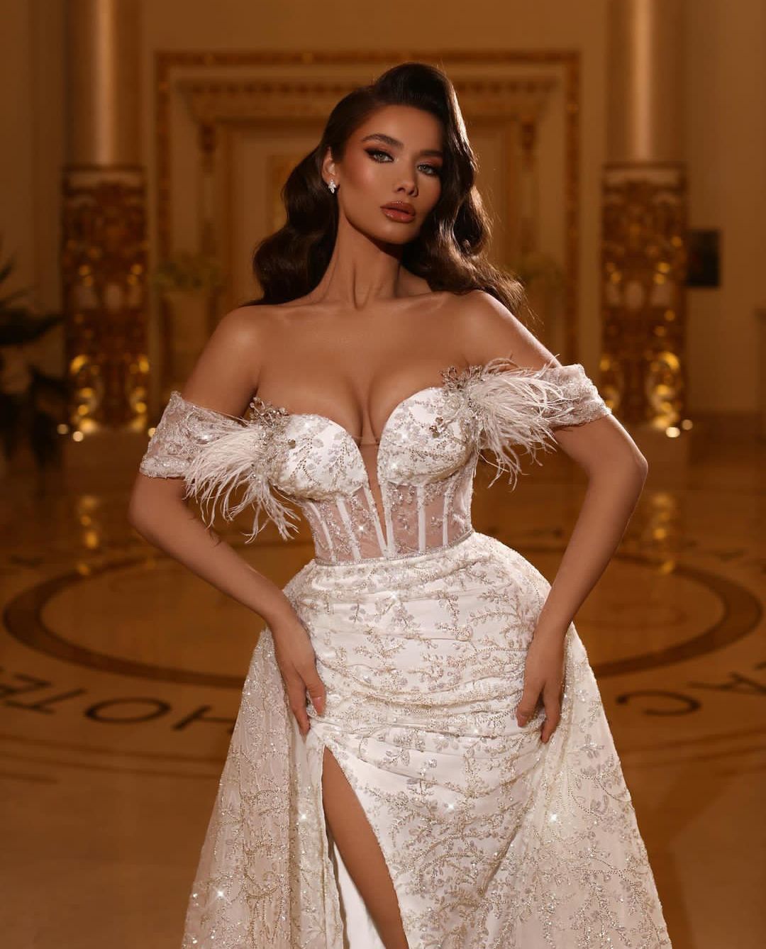 Mermaid Wedding Dresses Sleeveless V Neck Off Shoulder Appliques Sequins Beaded Feather Train 3D Side Slit or Length Lace Bridal Gowns Custom Made