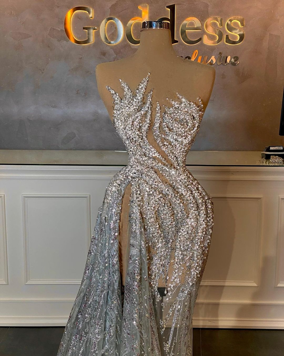 Sexy Shine Evening Dress Lrregular Collar New Side High Split Crystal Tulle Party Bridal Gowns Robes De Mariee Sweep Train